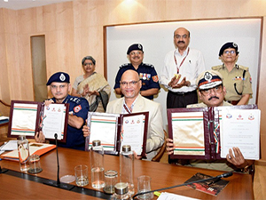rpf-ndrf-and-iridm-sign-mou-to-strengthen-railway-disaster-response